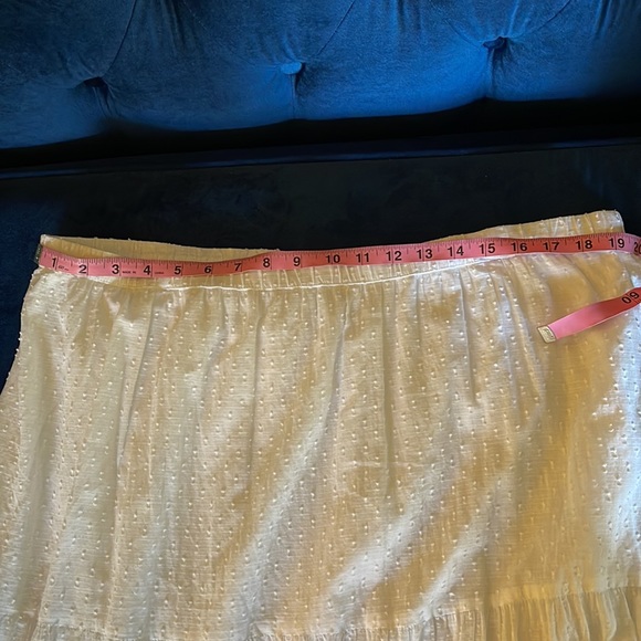 Beautiful and Ultra Feminine White Swiss Dot With Crochet Hem Skirt Size XL - Picture 6 of 7